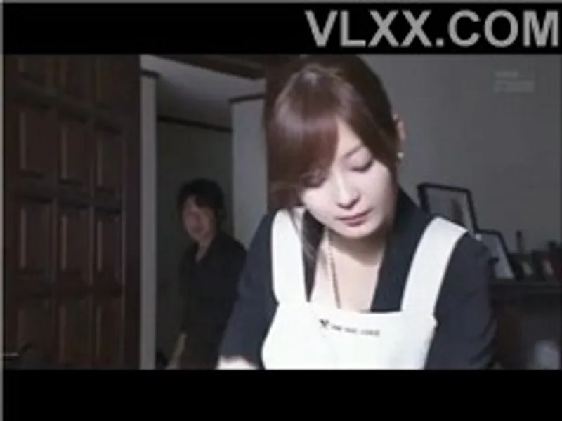 Chồng đi bàn việc làm ăn, vợ yêu ở nhà bị người yêu của chị gái cưỡng hiếp